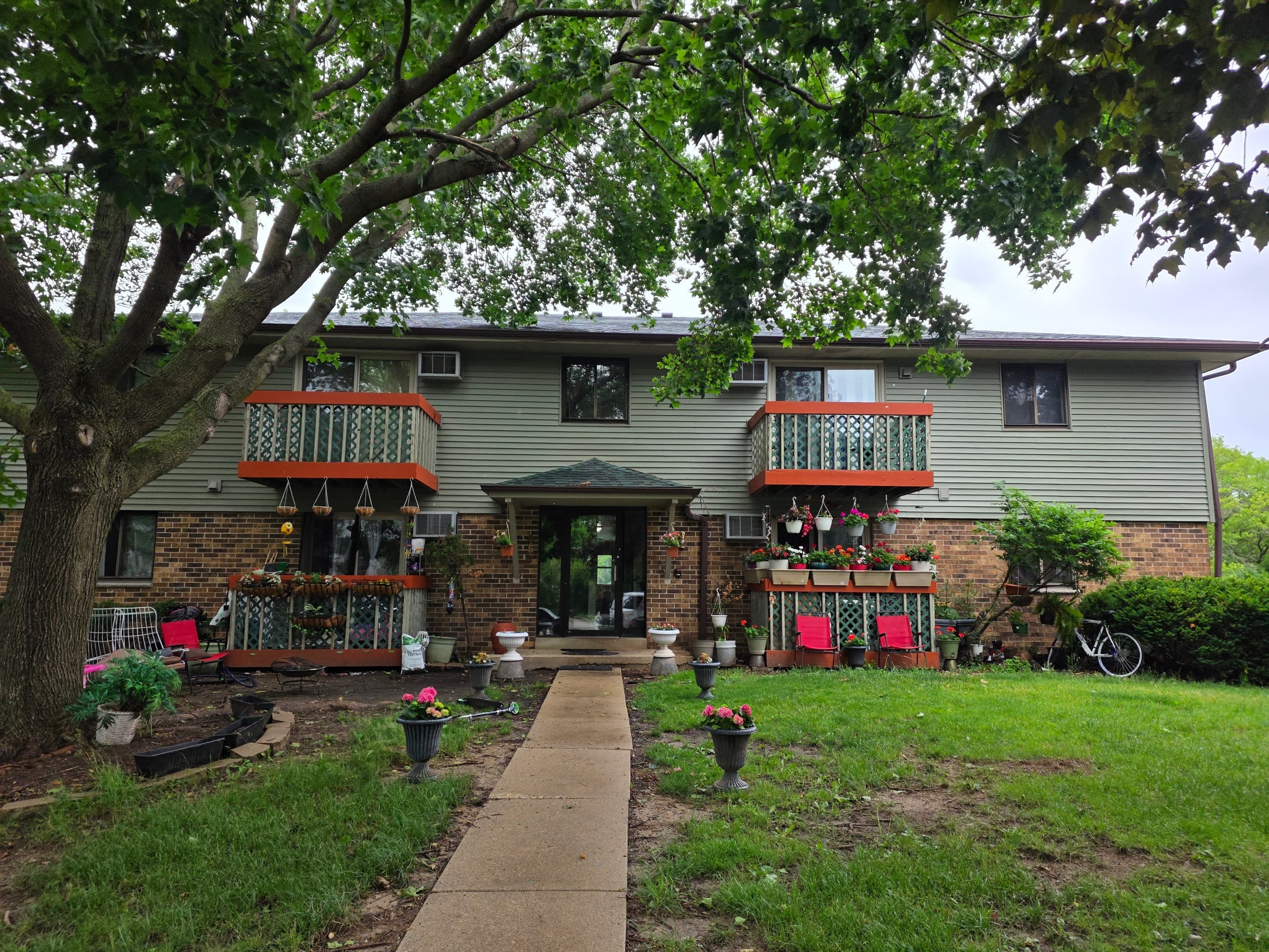 654 Foxtree Circle 9 – photo 1