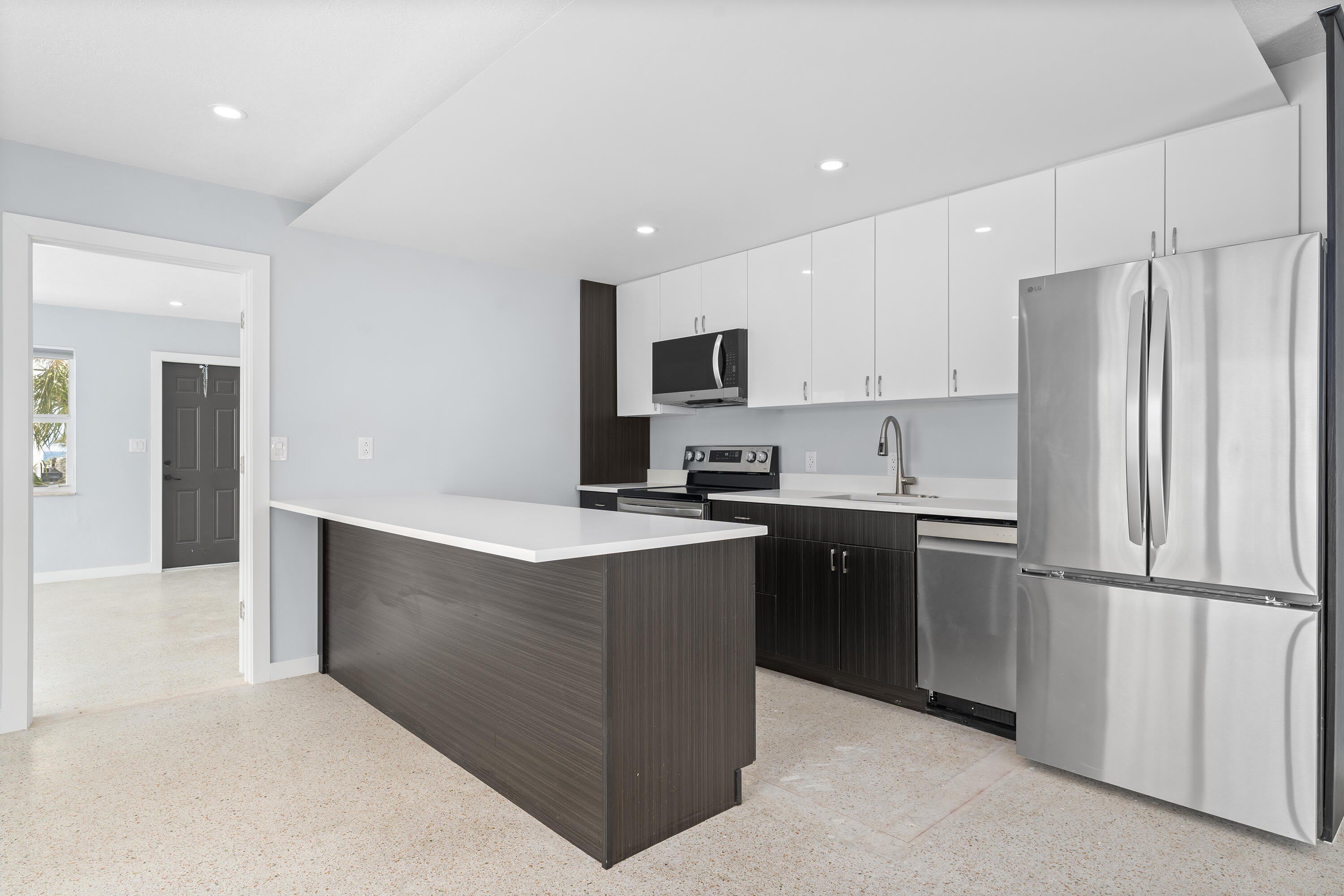 3220 Ne 7Th Place – photo 2