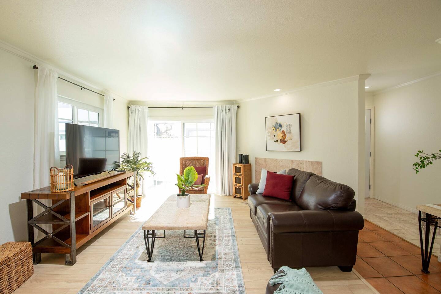 7310 Balboa Blvd – photo 3