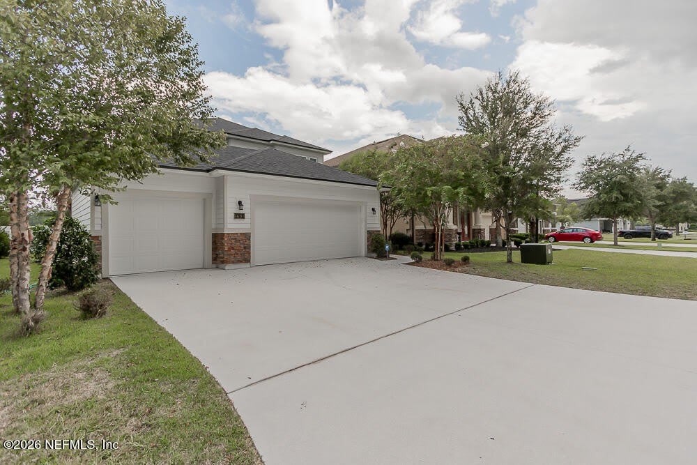 1492 AUTUMN PINES Drive – photo 2