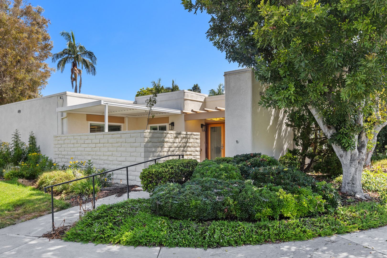 Bright & Beautiful Home in Laguna Woods Village – Resort-Style 55+ Living – photo 3