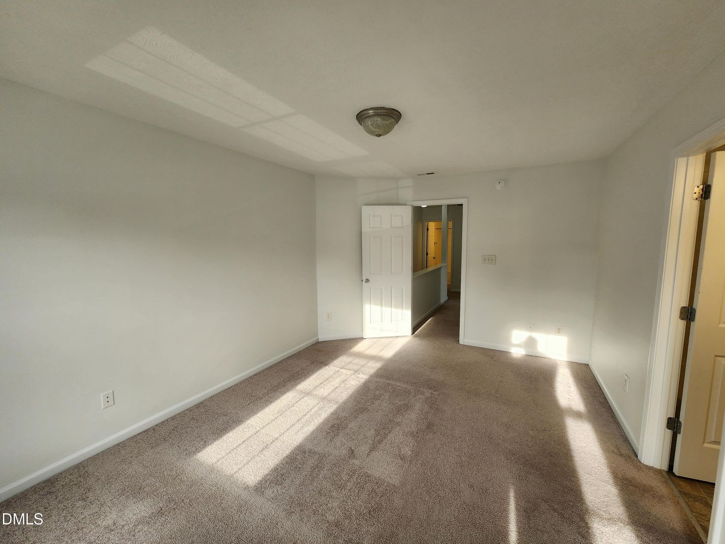 2010 Grassy Banks Drive – photo 4