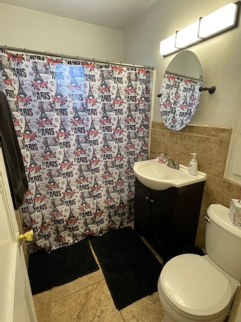 ADORABLE WEST MESA HOME 2 Bedroom 1/BA 1/CG BYA – photo 3