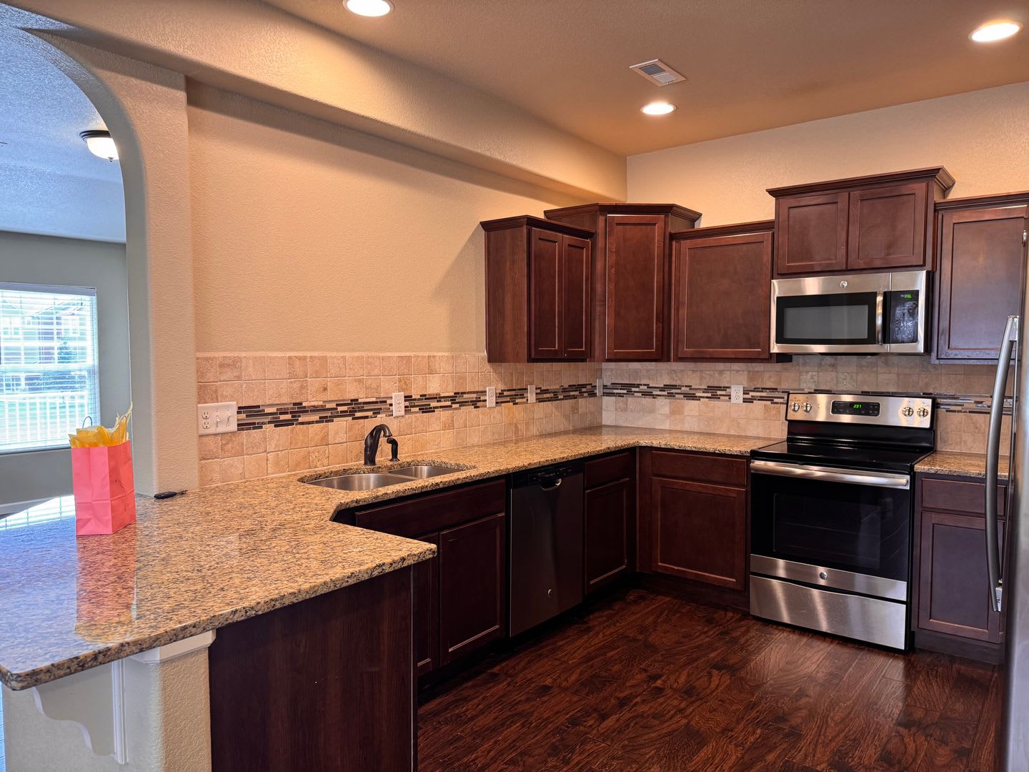 3 Bedroom 2.5 Bathroom Townhouse w/ AC – photo 5