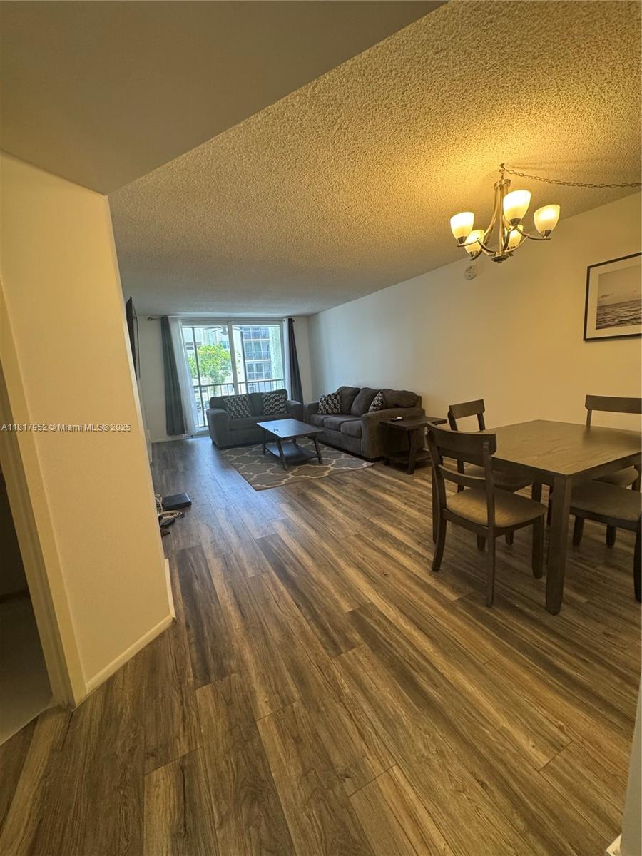 5300 Northeast 24Th Terrace – photo 1