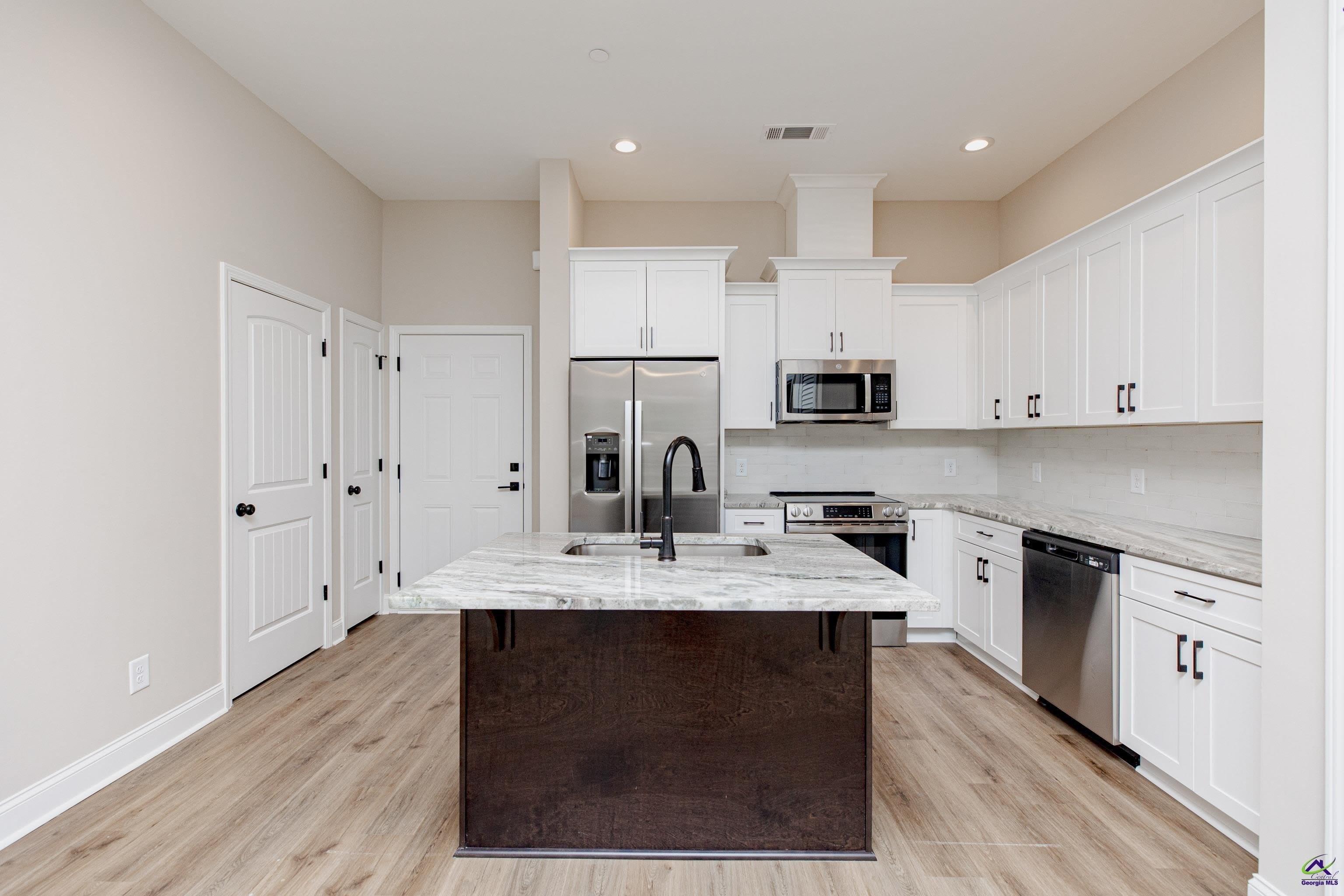 1009 Northside Drive – photo 4