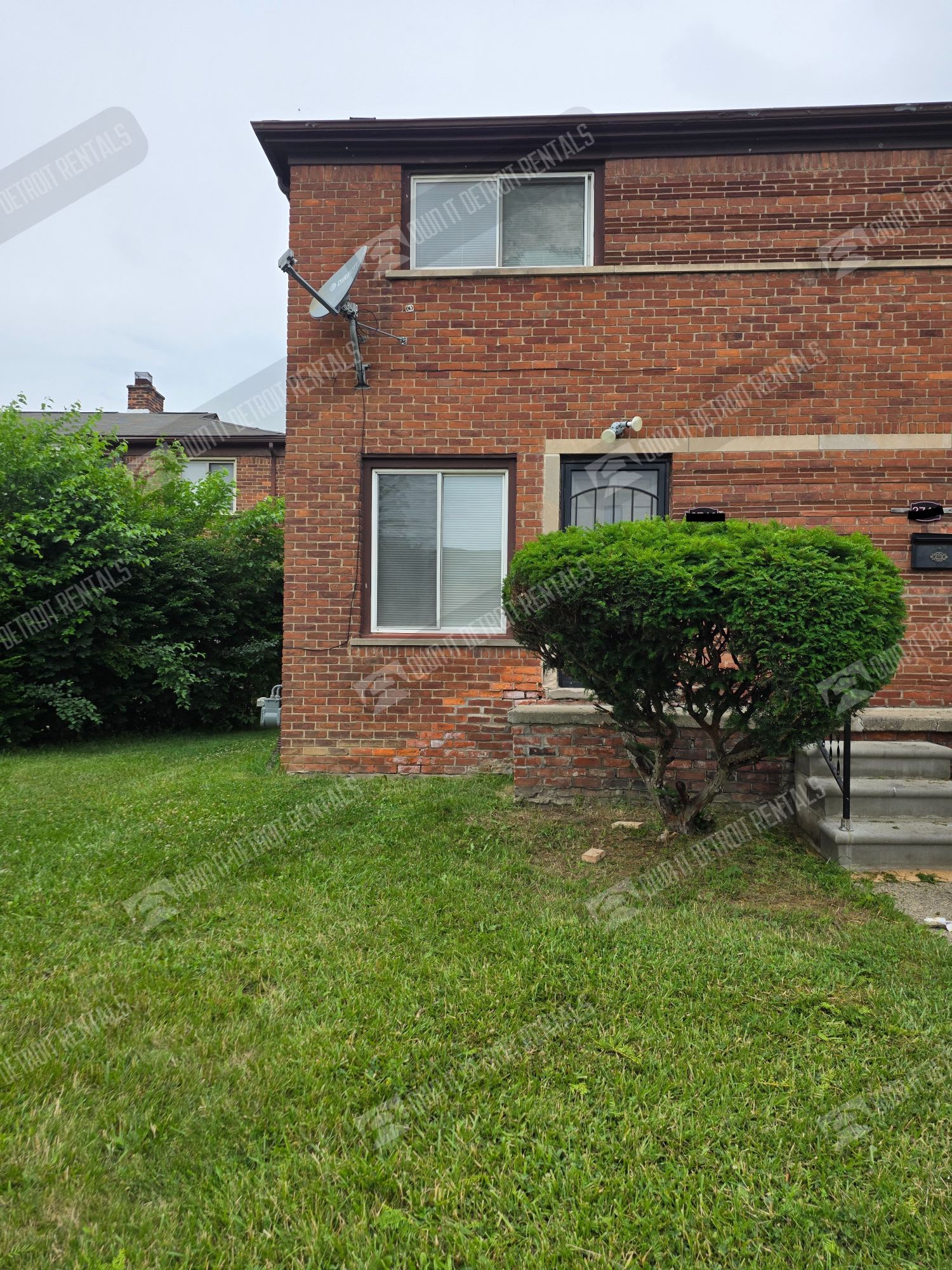 2746 Ewald Cir – photo 1