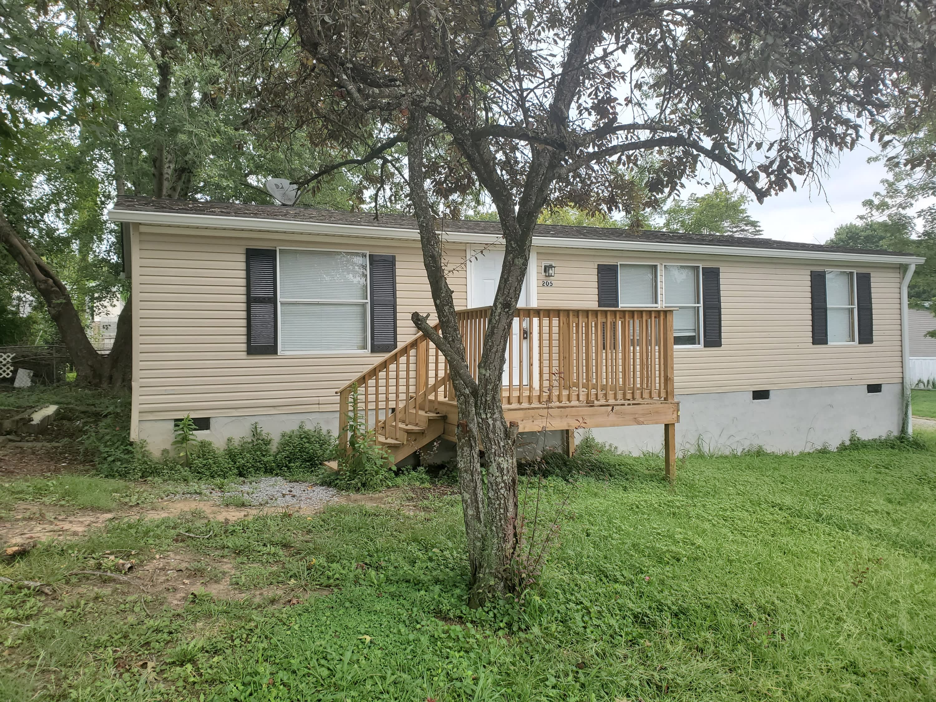 205 Royal St, Clinton, TN 37716 – photo 1