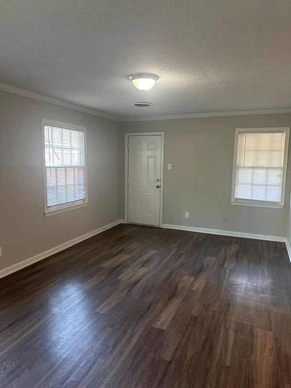 1240 Robin Hood Ln – photo 2