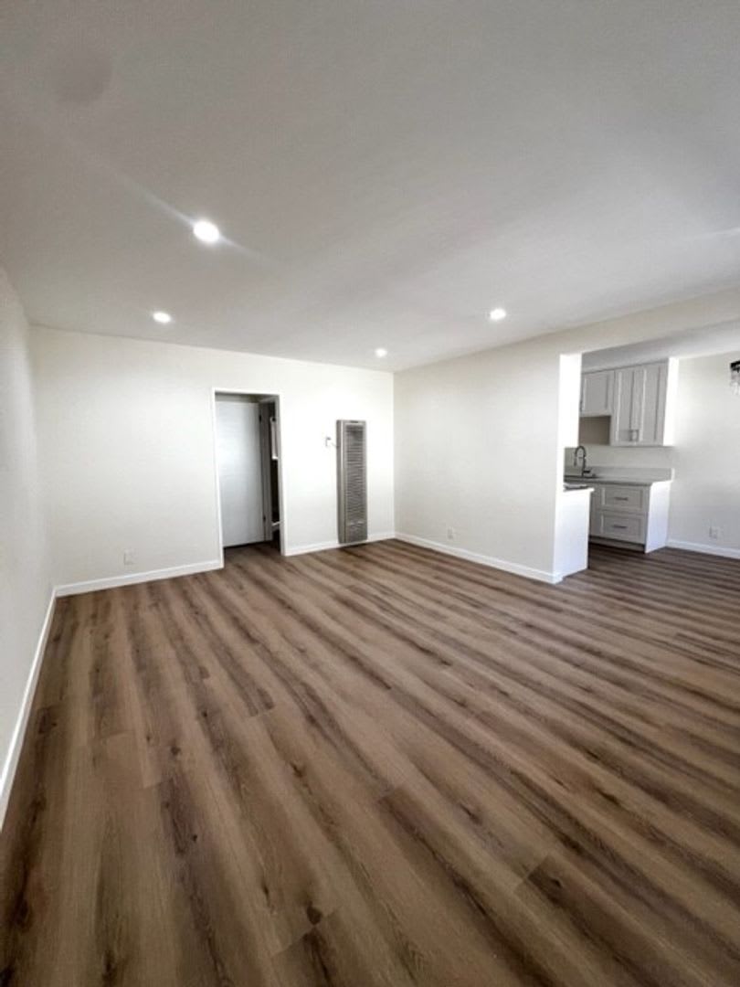 677 – photo 3