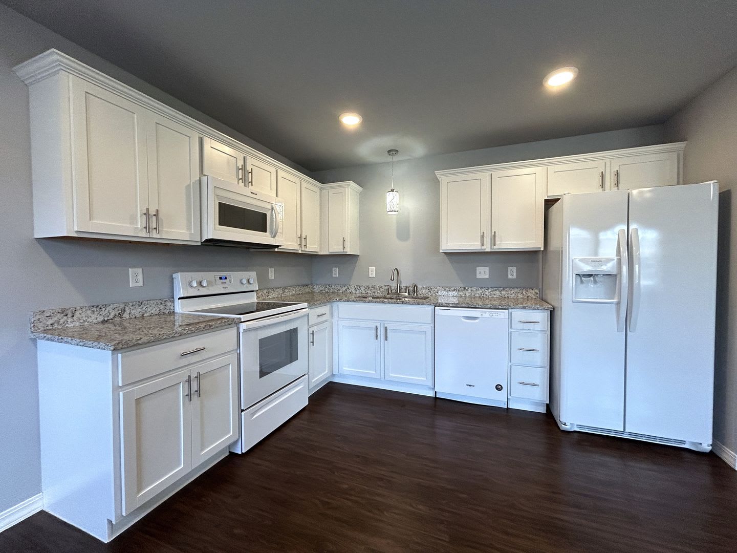 Townhouse with Garage – photo 5