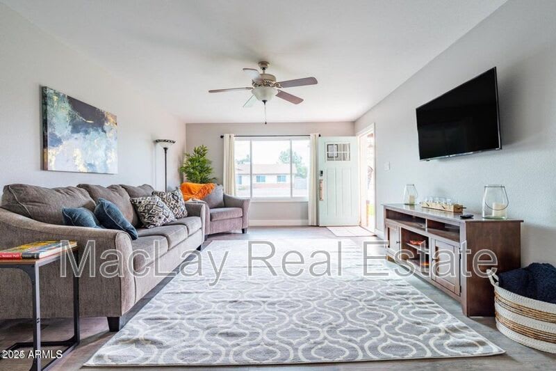 2430 E Hermosa Dr – photo 4
