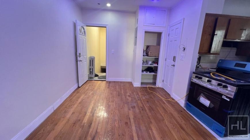 317 EAST 49 STREET – photo 2