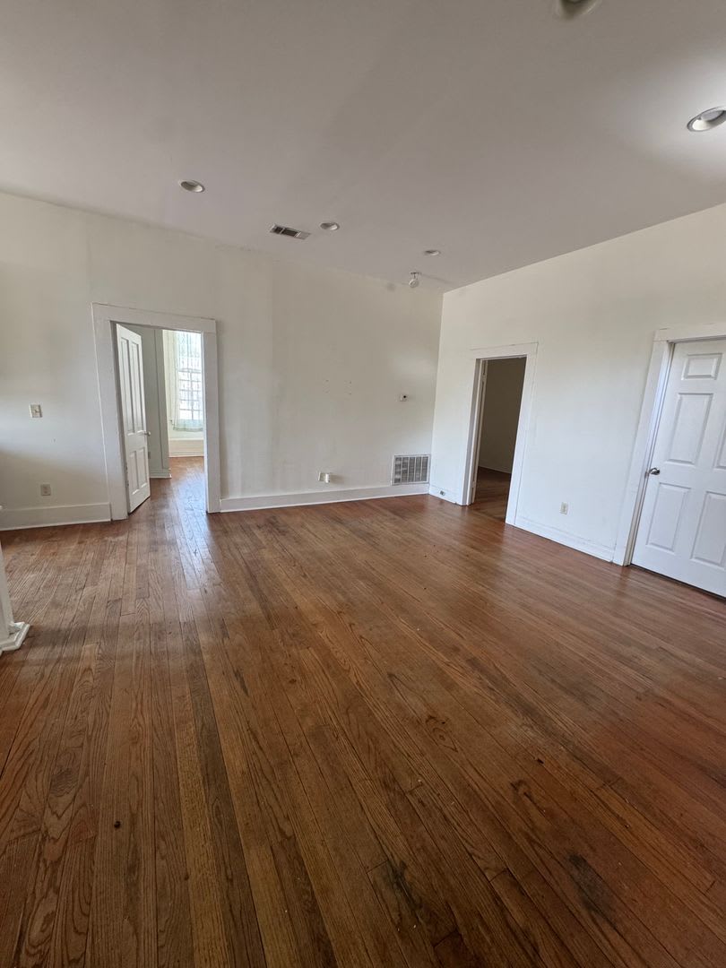 1015 Queen City Avenue – photo 4