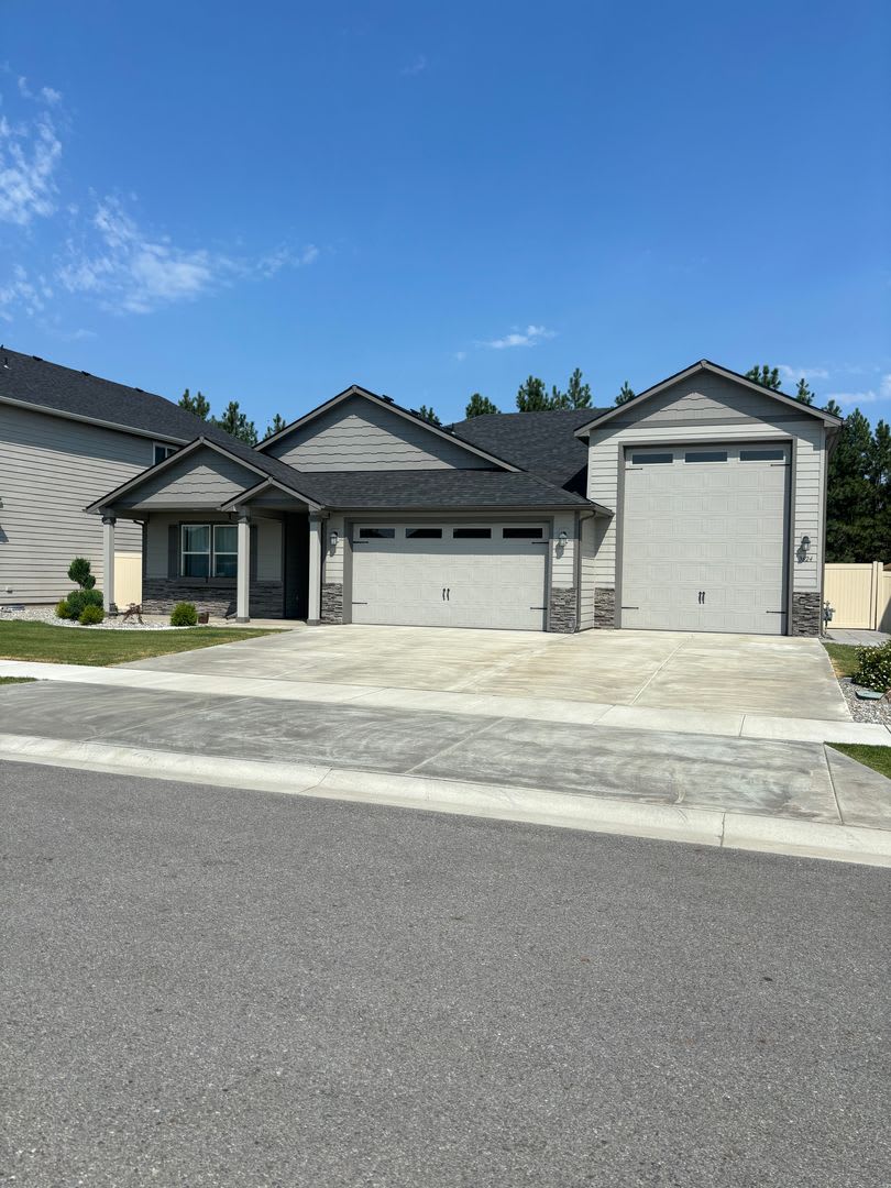 Single Level Post Falls Home App 233 – photo 1
