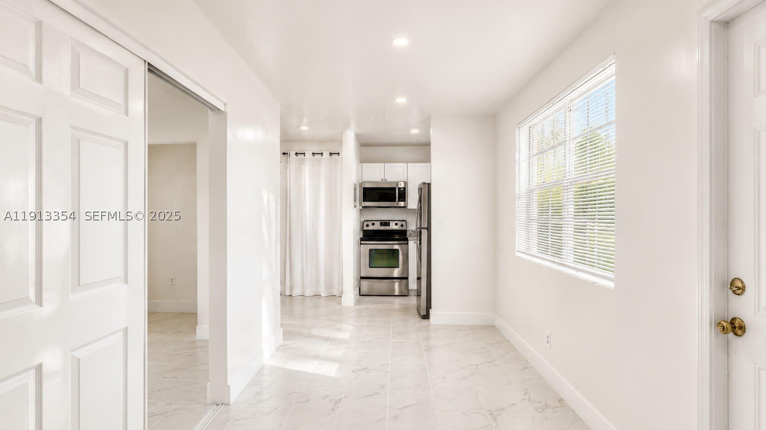 6950 NW 8th Ave – photo 3
