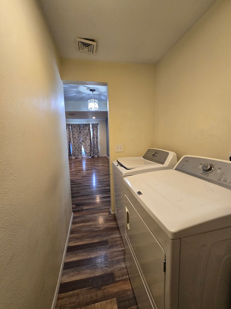 Adorable 2 Bedroom – photo 4