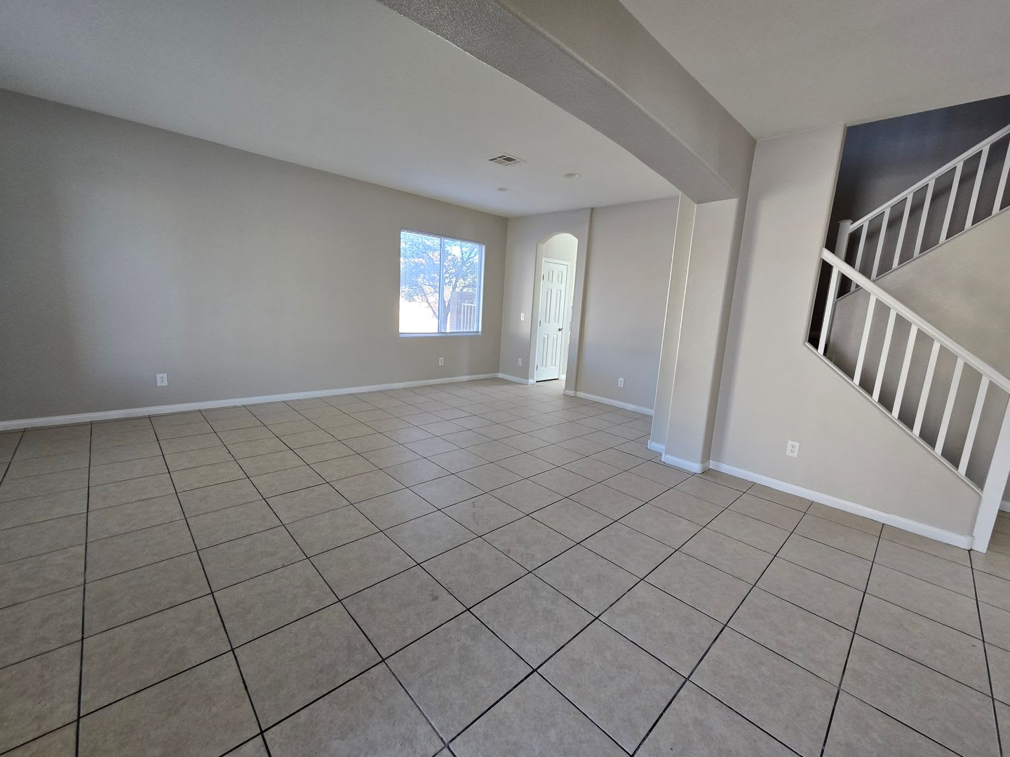 Spacious 6-Bedroom Home with Attached Garage & Large Backyard – photo 5