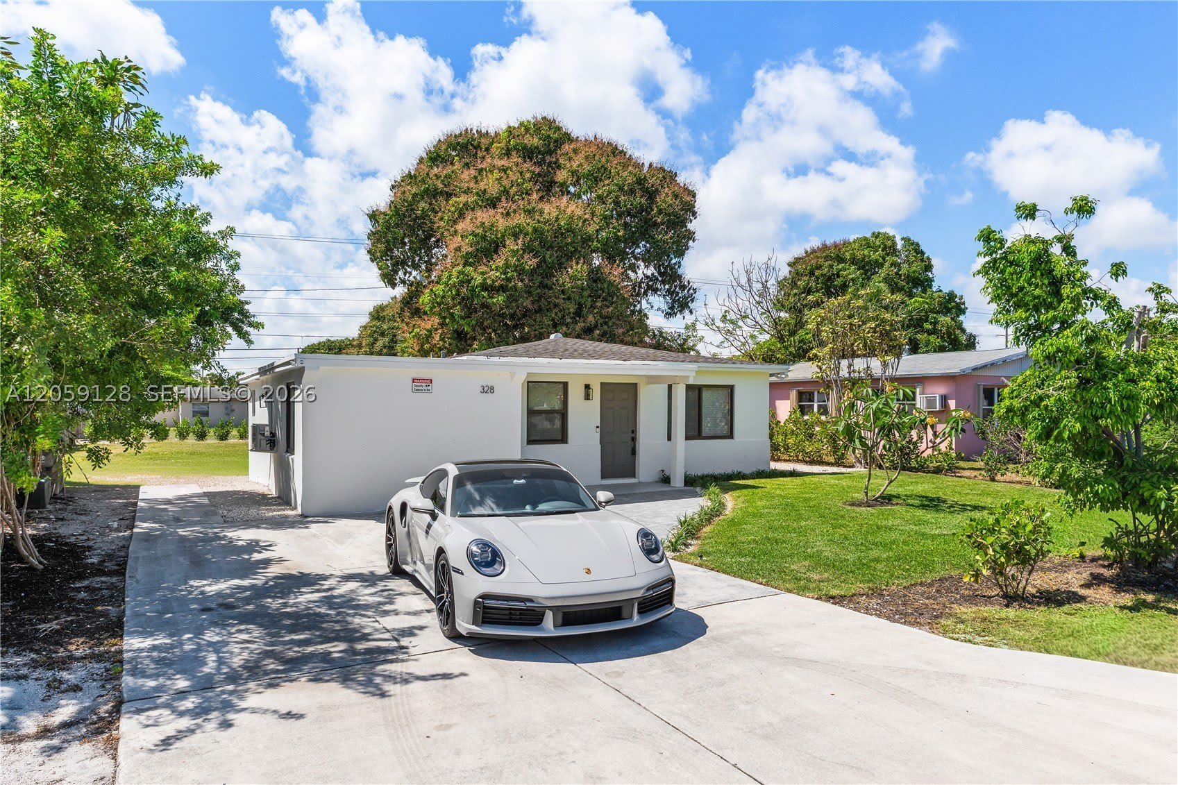 328 SW 11th Ave – photo 1
