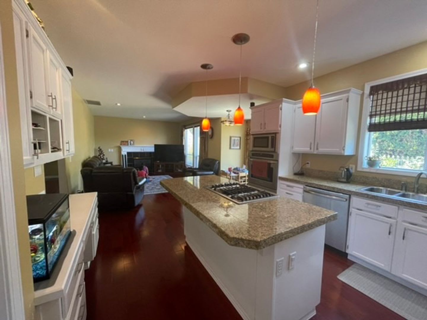 Spacious 4 Bedroom Home With Gourmet Kitchen Primary Suite Backyard Garden In Bethany – photo 5