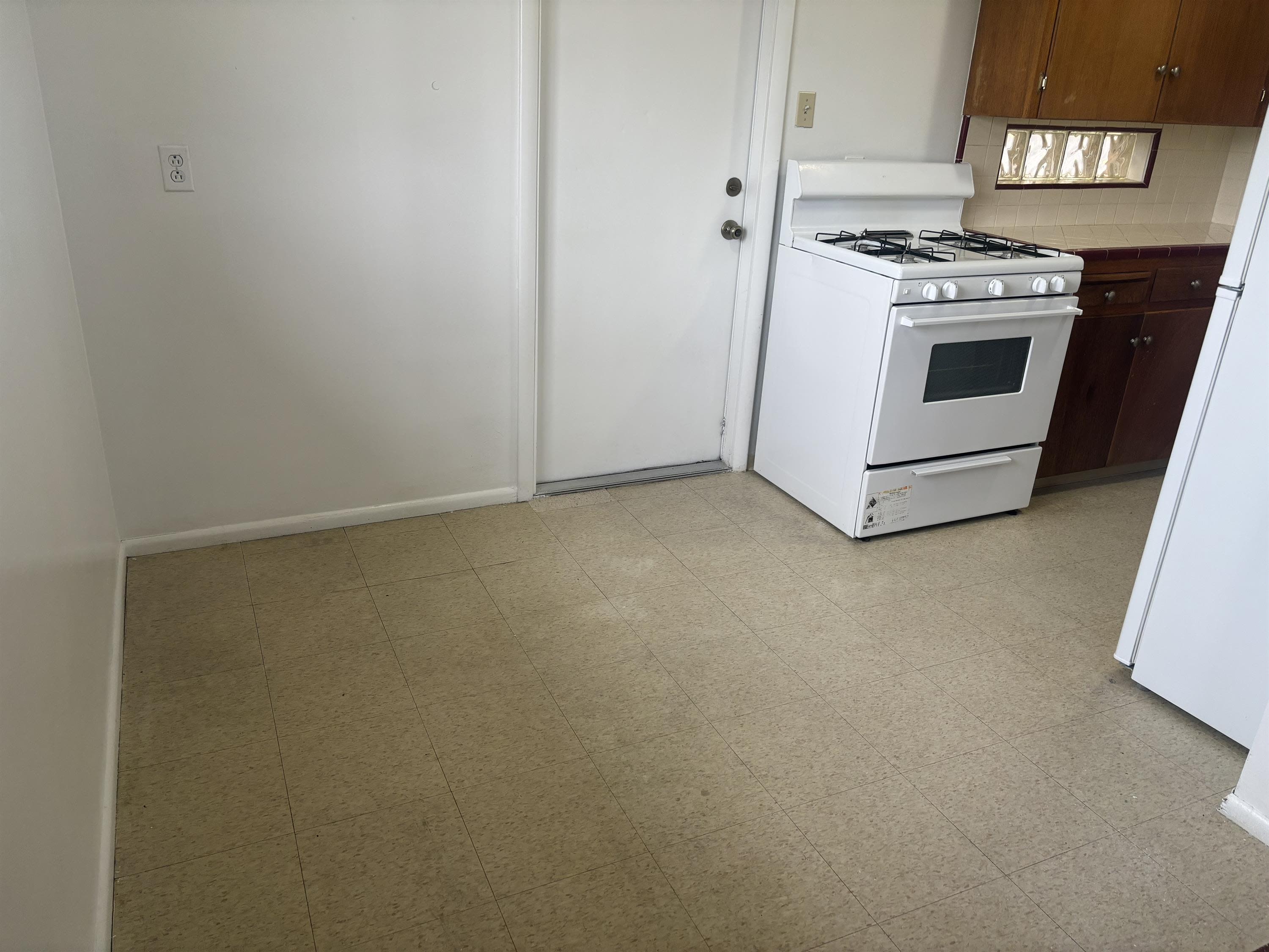 2618 East Turney Avenue- 4 – photo 4