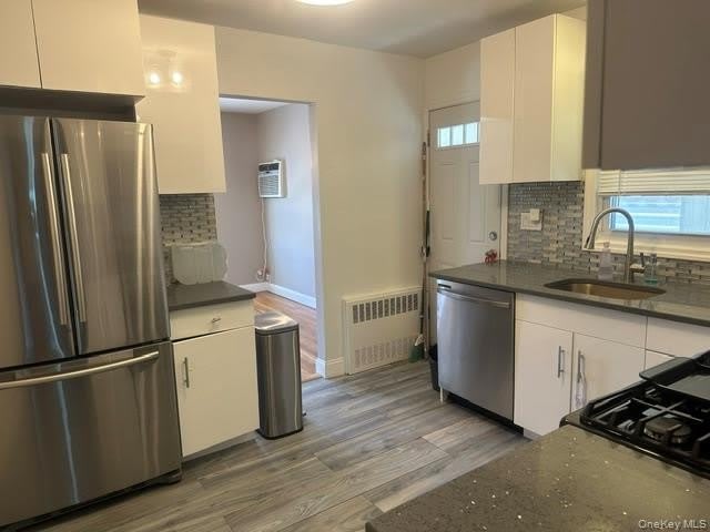 28-52 215th Place – photo 4