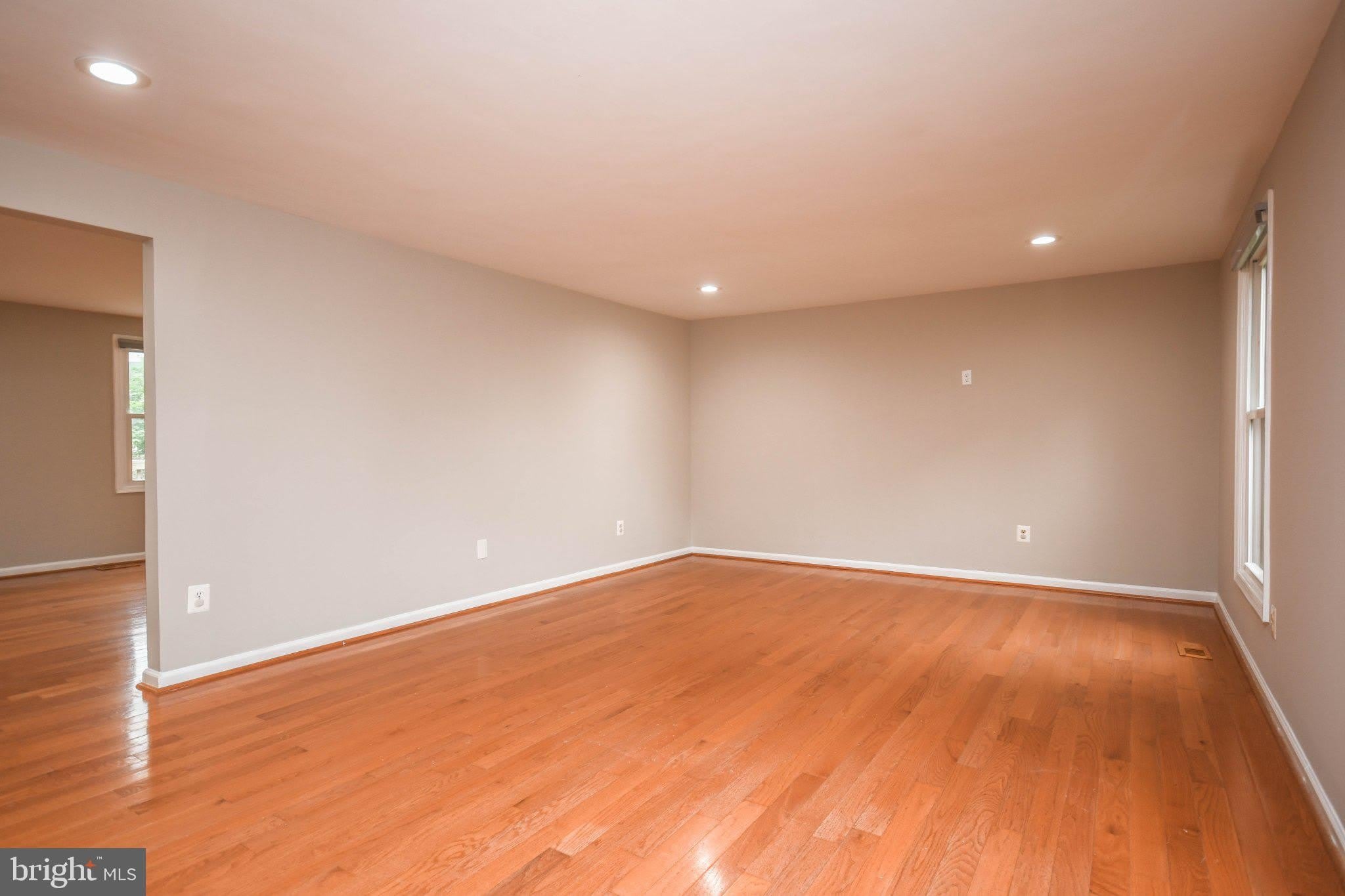 9627 LOCUST HILL Drive – photo 4