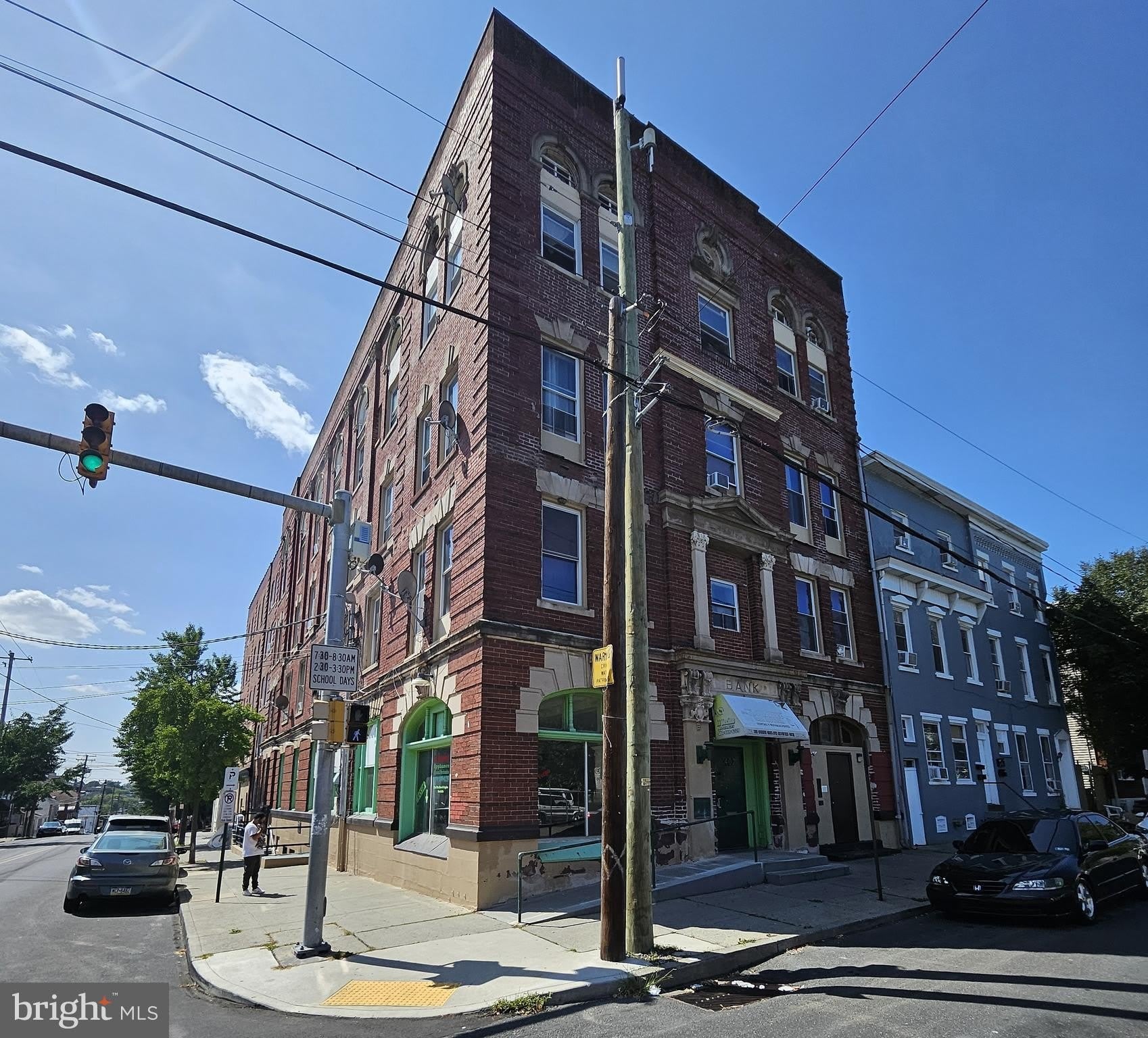 402 RIDGE Avenue – photo 1
