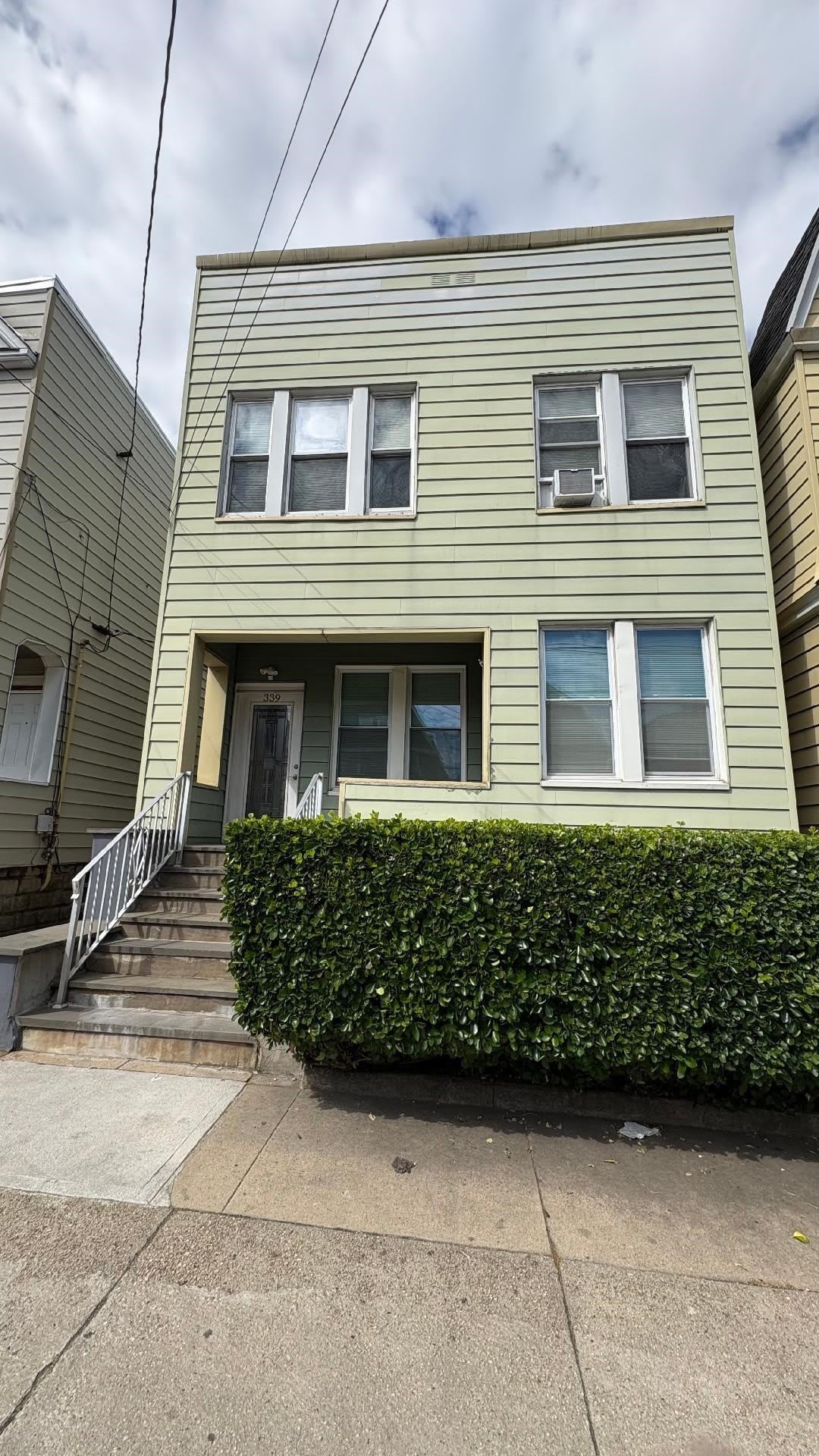 339 DANFORTH AVE – photo 1