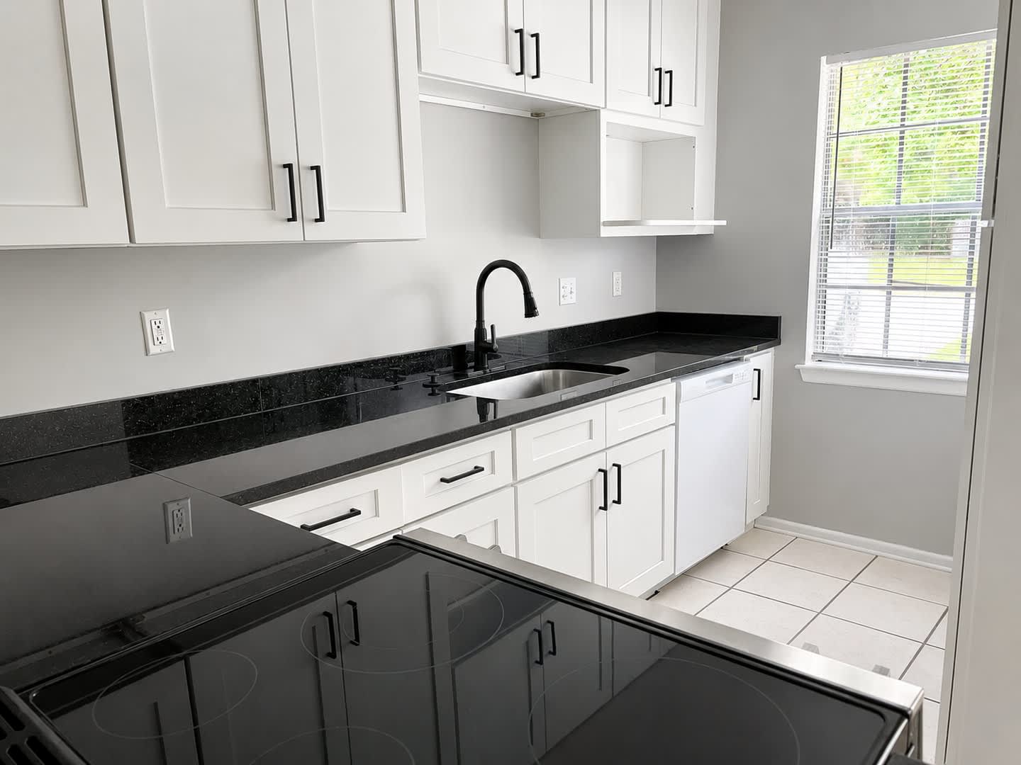 Charming 3-Bedroom Home in St. Martin School District – photo 2