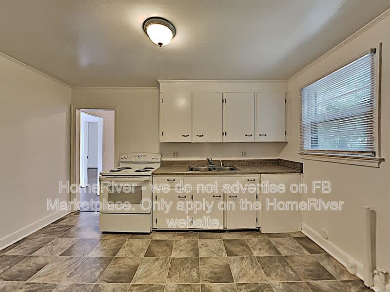 323 N Magnolia St – photo 3