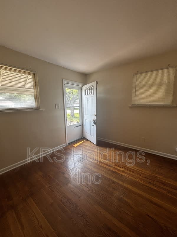 430 Greenbriar Ave – photo 2