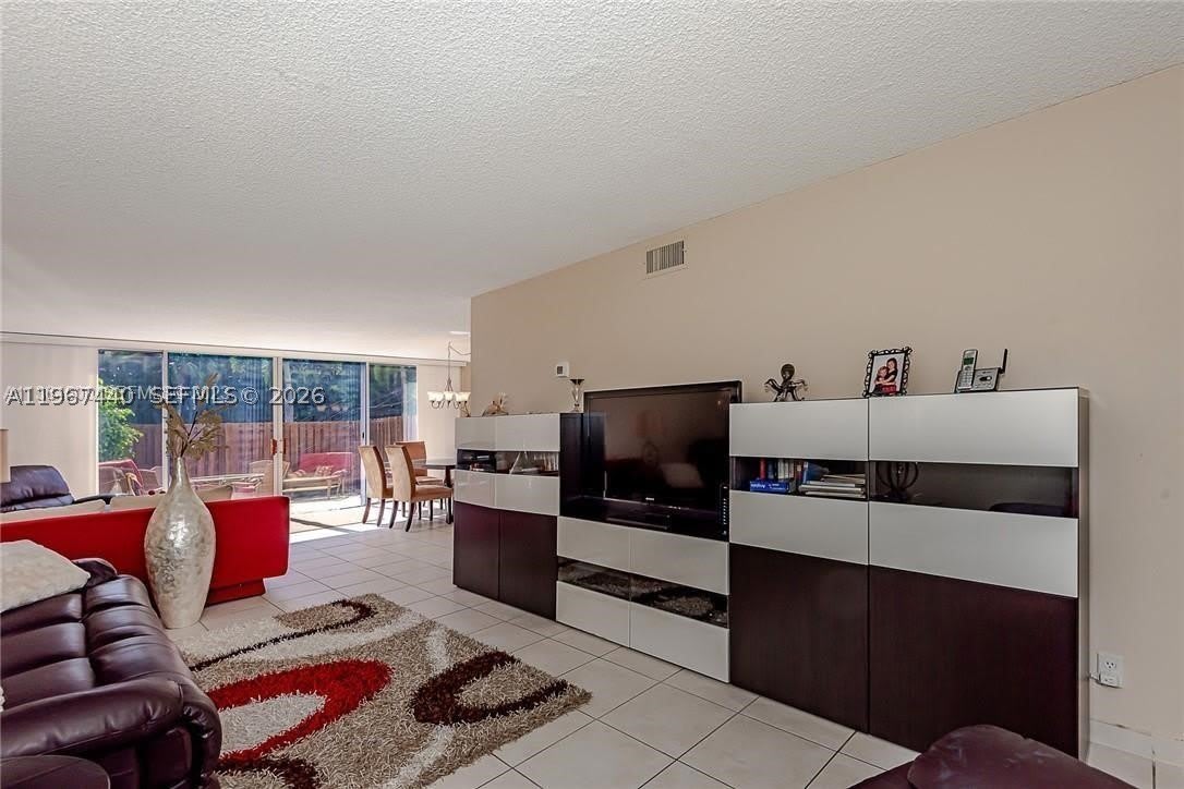 2304 Ne 7Th St – photo 2