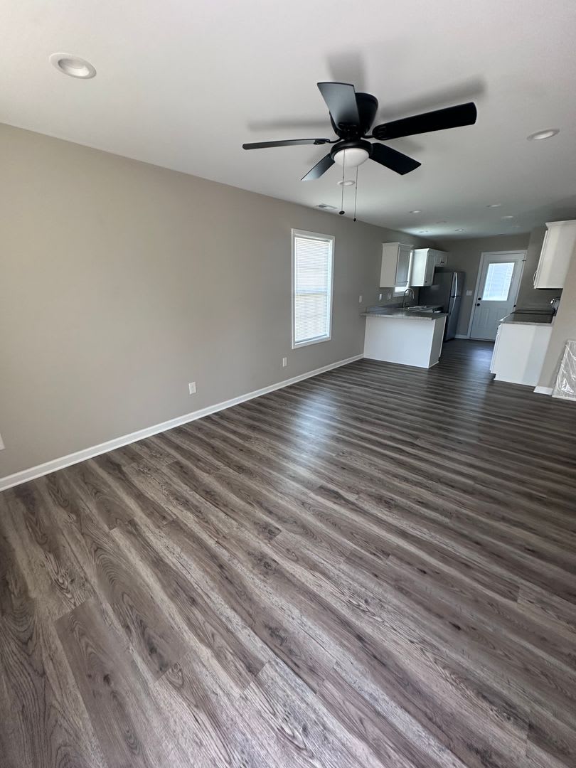 400 Sanderson Drive – photo 2