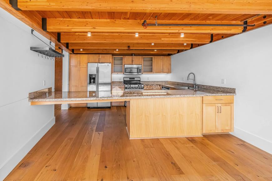 380 10th St. – photo 4