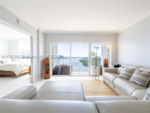 500 Bayview Drive – photo 3