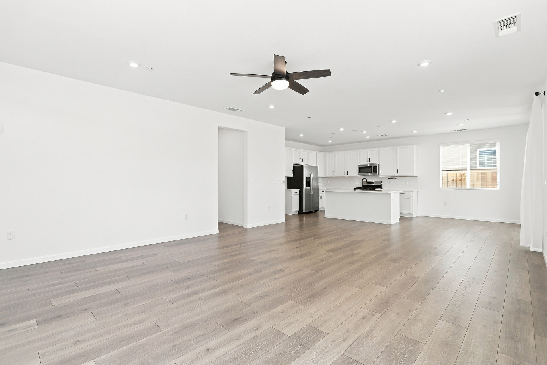 516 Silver Cloud Ct – photo 3