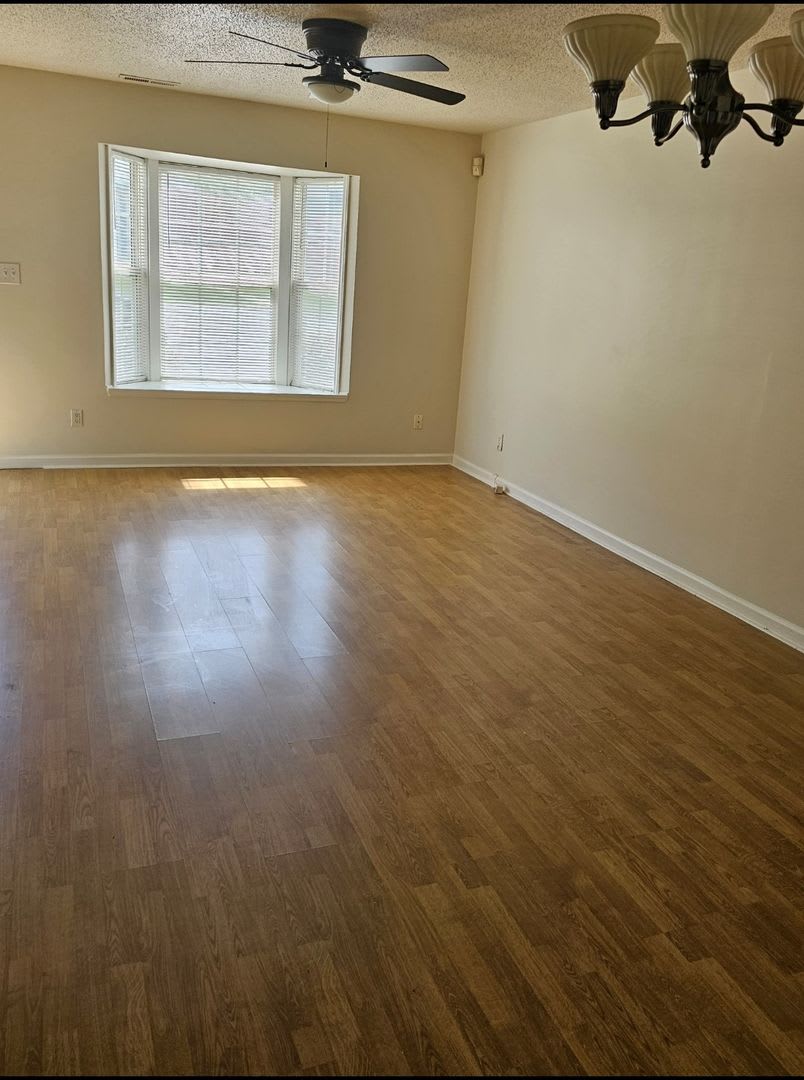 Coming soon! 2 Beds 1 Bath! – photo 3