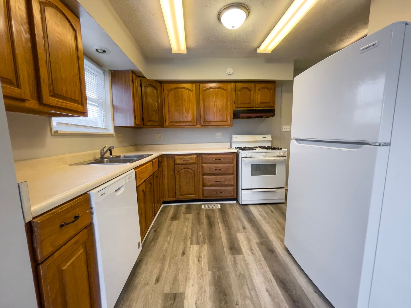 Coming Soon! For Rent: 1623 E 20th St. Cozy 1 Bedroom Home! W/D Hookups! Pet Friendly! – photo 1