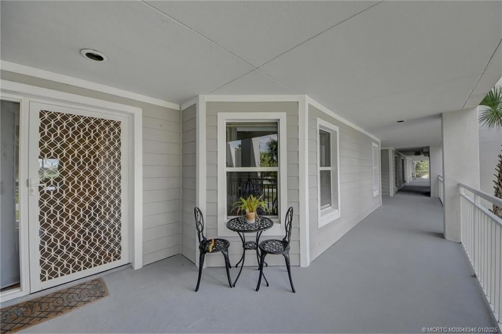 185 NE Edgewater Drive – photo 2