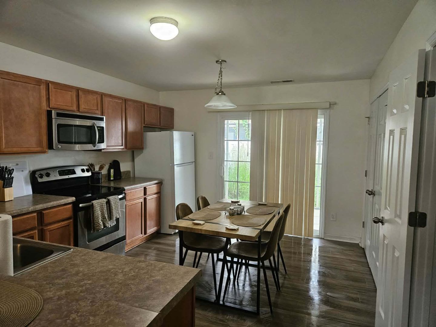 2 Bedroom Townhome Off Of Gum Branch Rd – photo 3