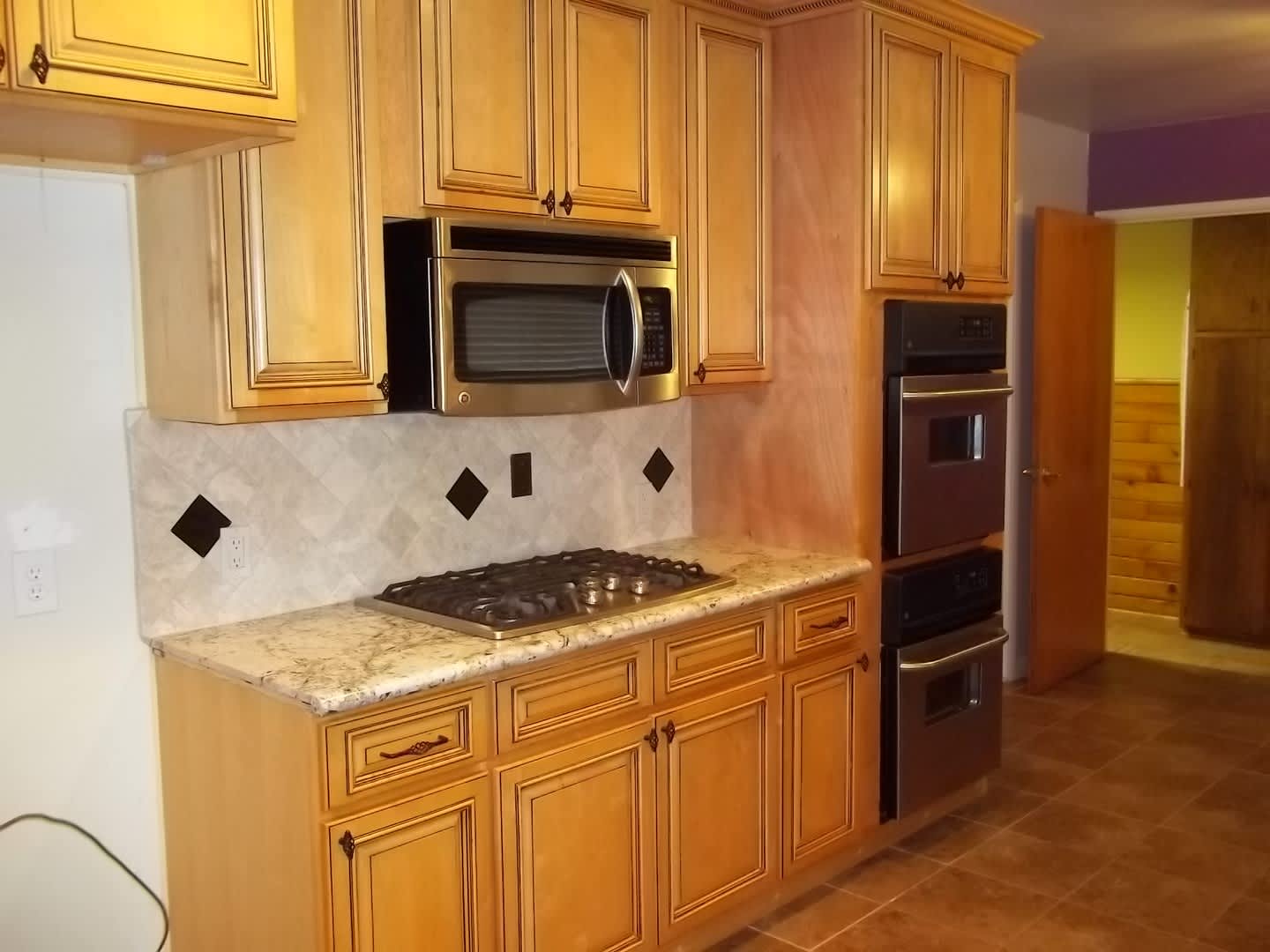 Spacious Custom Home On A Large Lot Offering Many Updates And Nice Amenities Bonus Room Utility Room Spacious Bedrooms Generous Updated Amenities – photo 3