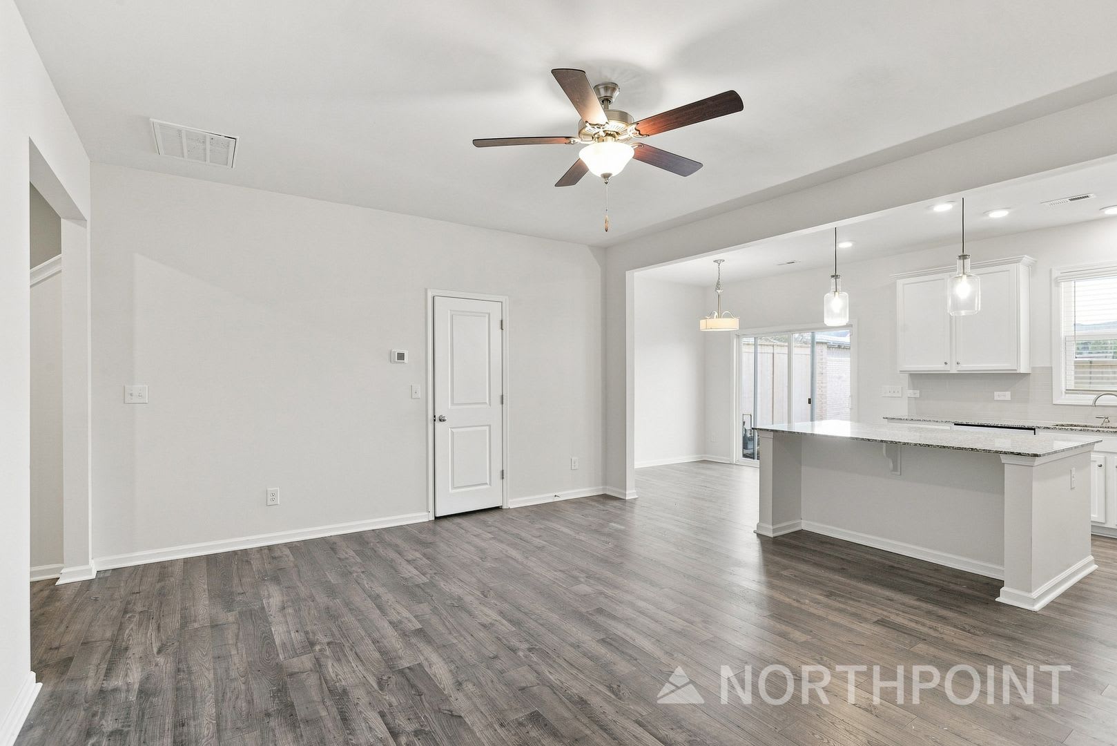 3 bedroom townhome available now! – photo 3