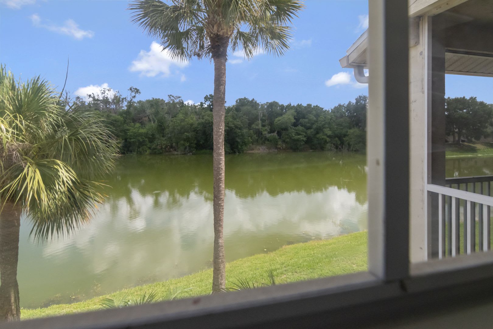 2/2 over looking Pond in Brandon – photo 2