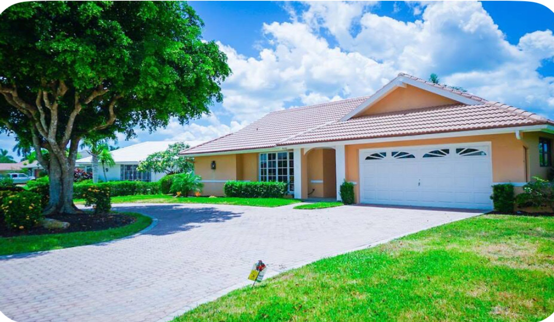 Beautiful 3 Bedroom 2 Bath Unfurnished Single Family Private Pool Home In Desirable Lely Country Club Ready For A Long Term Tenant August 1 2026 Pets Welcomed – photo 1