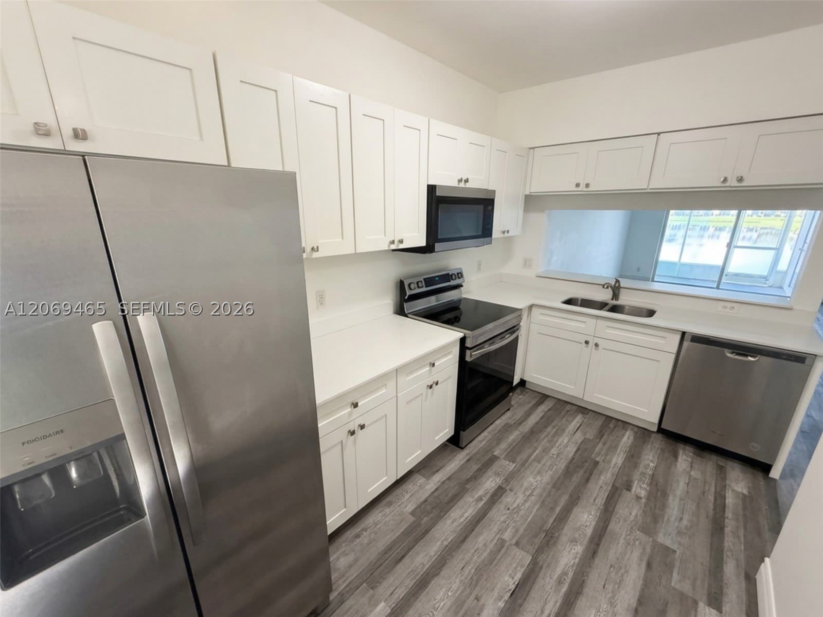 3152 SW 49th St – photo 5