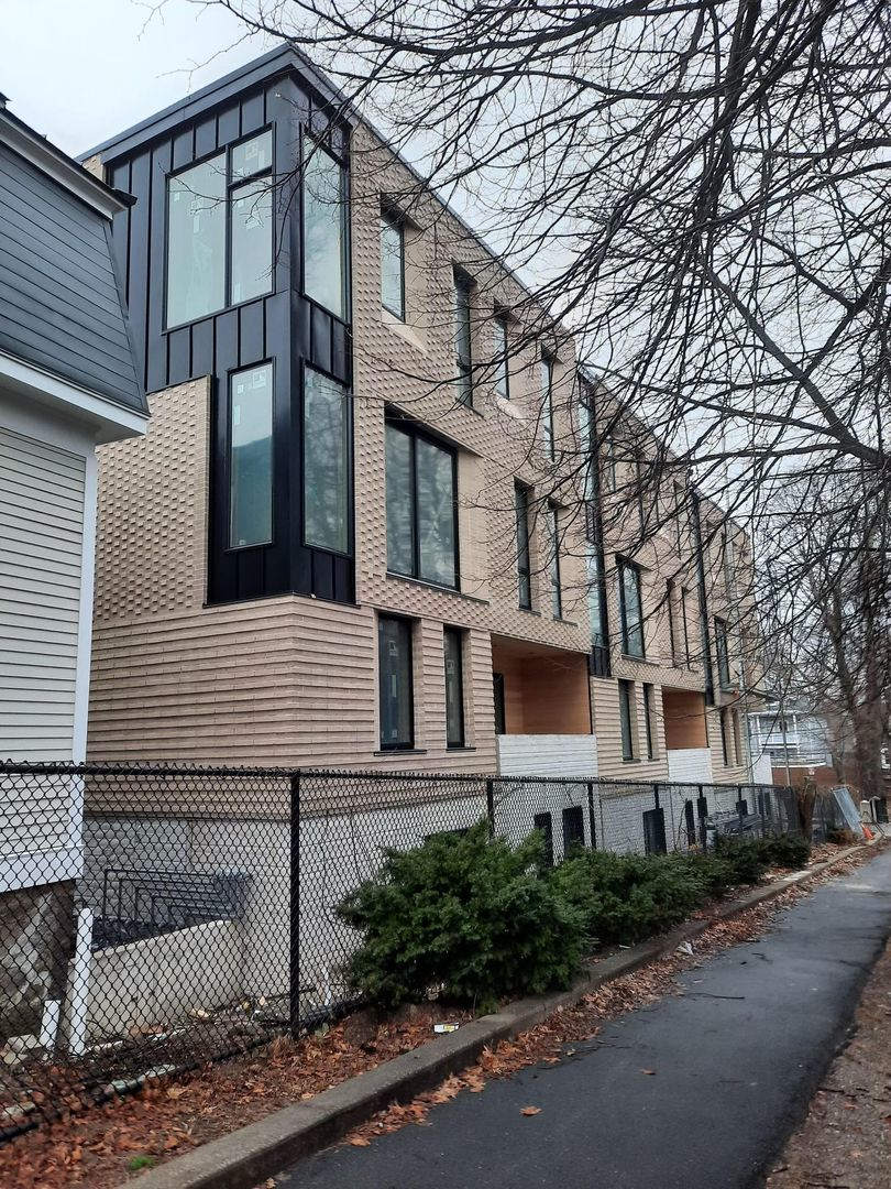 Large 3 bed in great location – photo 1