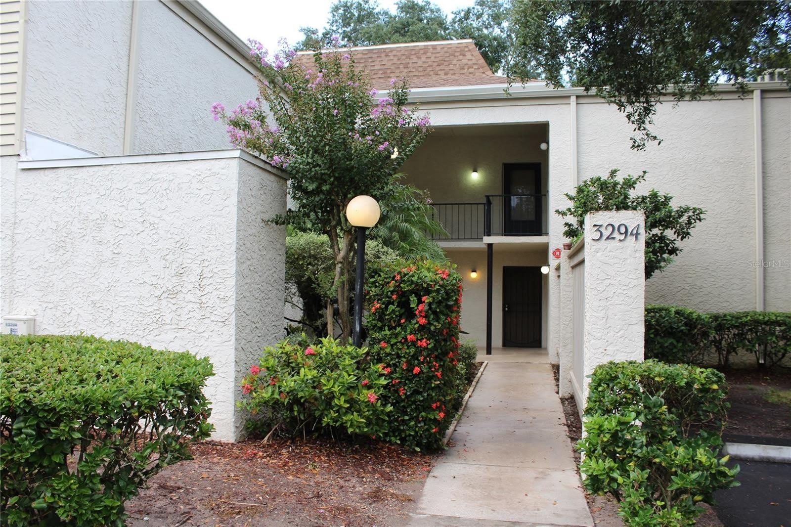 3294 S SEMORAN Boulevard – photo 1