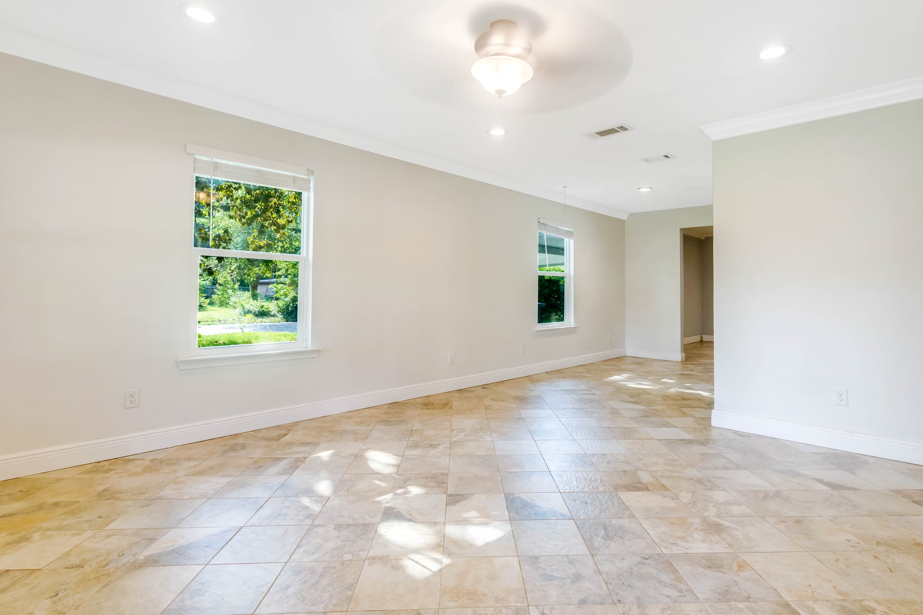 308 Hollywood Boulevard Southeast – photo 2