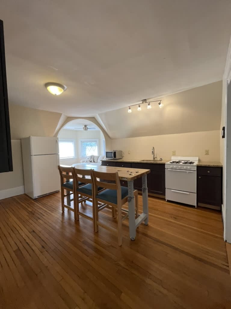 1051 West 4Th Street Unit 3 1 – photo 2